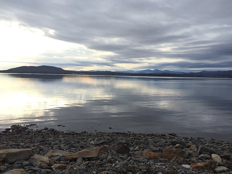 File:Lake Champlain, Vermont.jpg