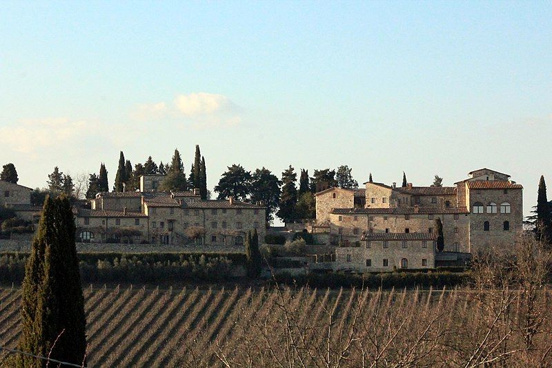 File:LucignanoGaioleInChiantiPanorama1.jpg