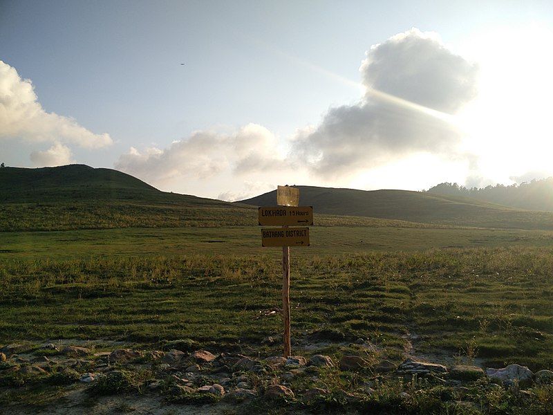 File:Meadows in Khaptad.jpg