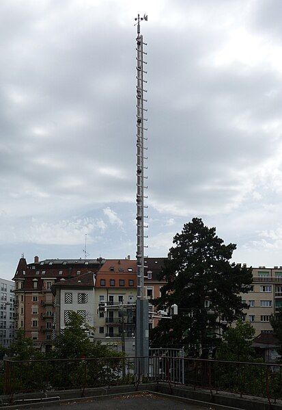 File:NABEL-Antenne Lausanne.jpg