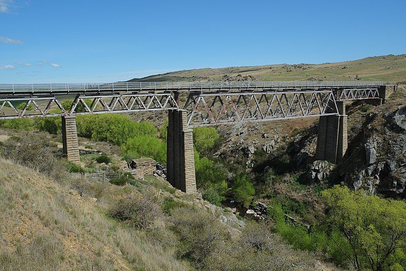 File:Poolburn Viaduct.jpg