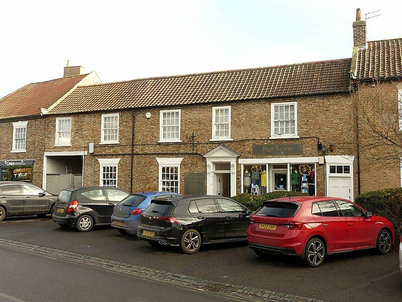 File:Rowntree House, Easingwold.jpg