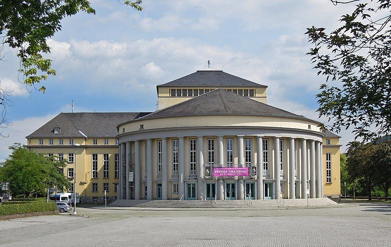 File:Saarbrücken Staatstheater.jpg