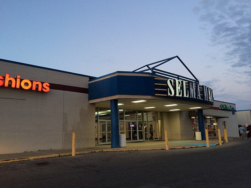 File:Selma Mall (13886813104).jpg