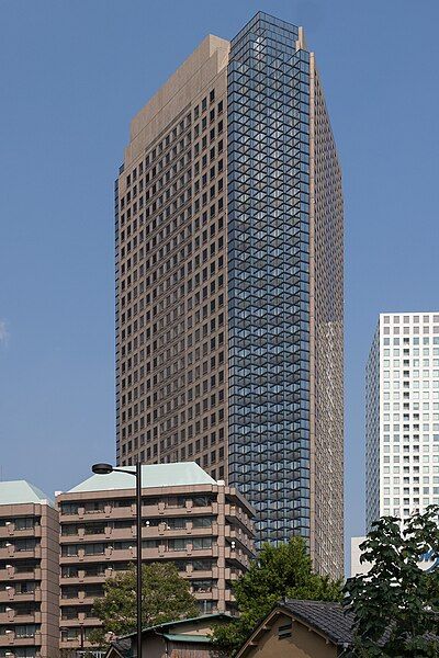 File:Shiroyama-Trust-Tower-01.jpg