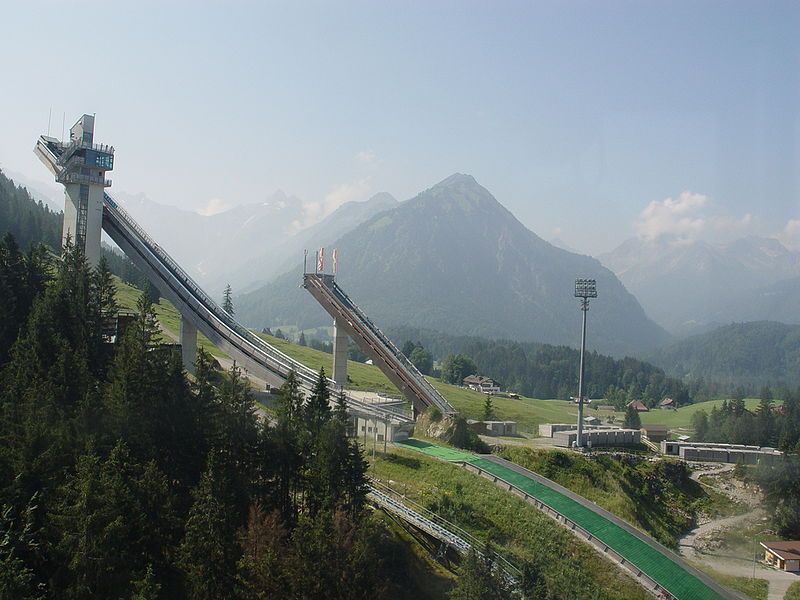 File:Skisprungschanze oberstdorf.JPG