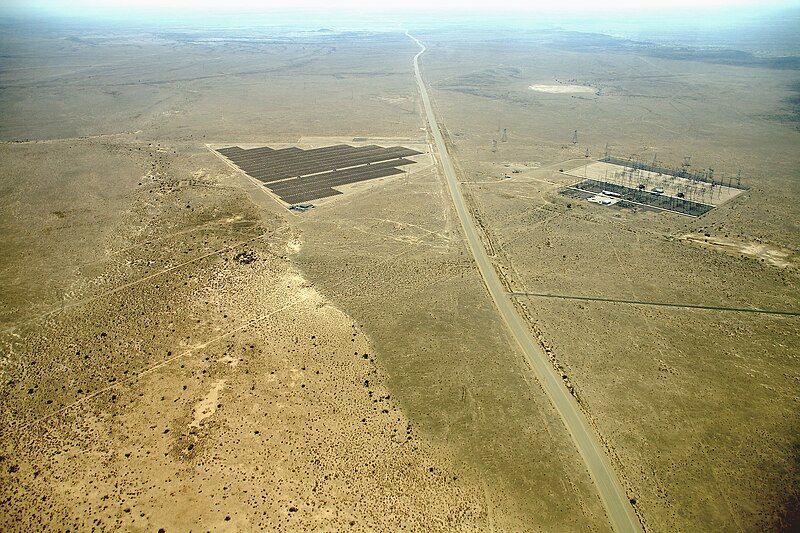 File:Solarpower Keetmanshoop.jpg