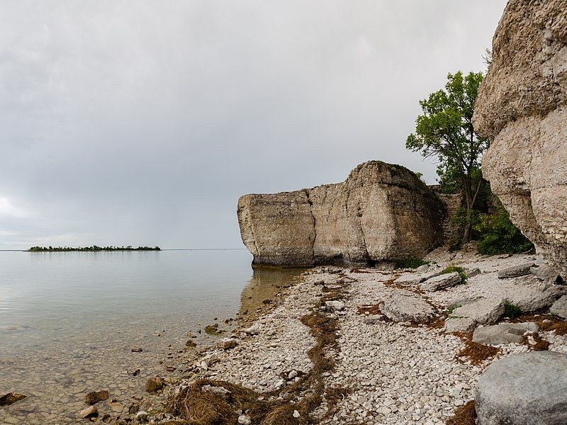 File:Steep Rock Cliffs.jpg