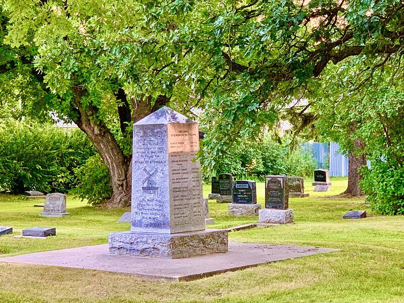 File:Steinbach cenotaph.jpg