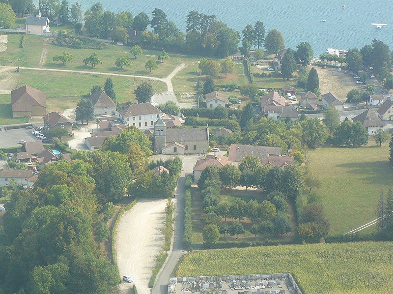 File:VILLAGE DE PALADRU.jpg