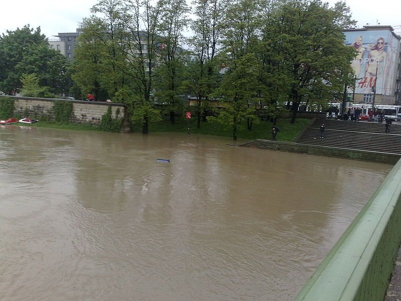 File:Vistula Krakow 17-05-2010.6.jpg