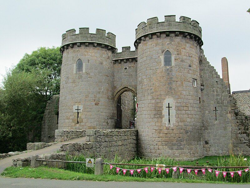 File:Whittington Castle gatehouse.JPG