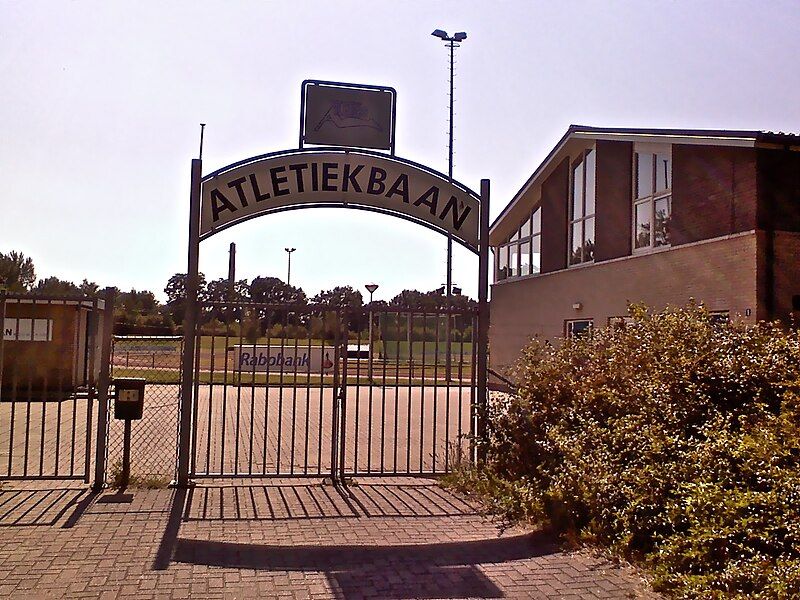 File:Atletiekbaan AV Atletics.jpg