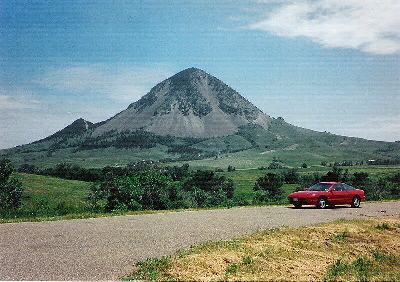 File:Bear Butte.jpg