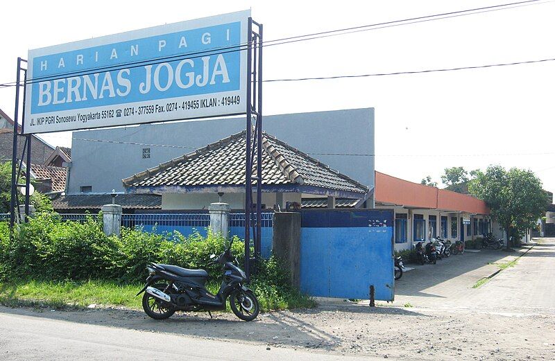 File:Bernas Jogja headquarters.jpg