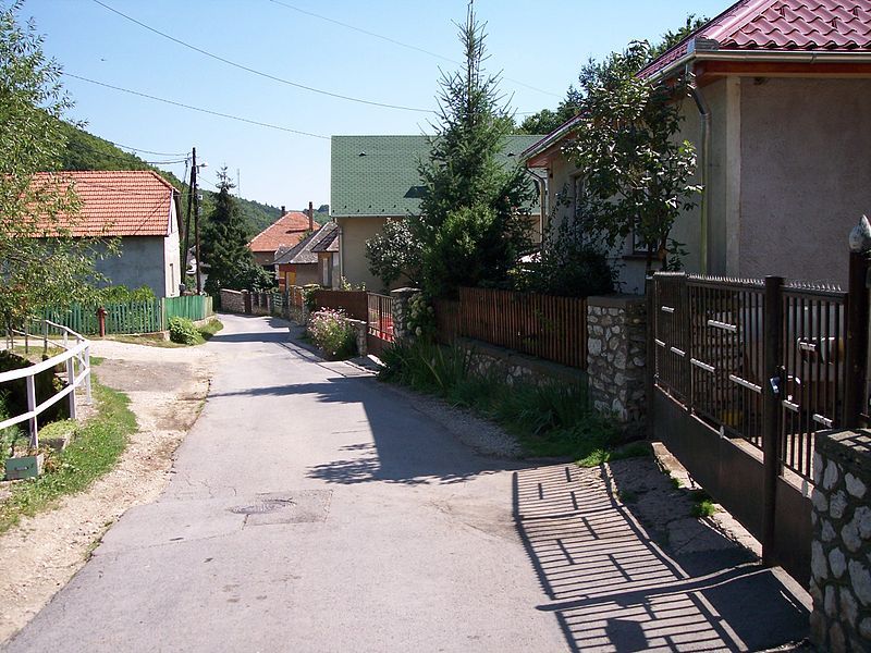 File:Bukkszentlaszlo-2.JPG