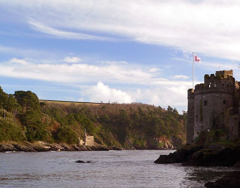 File:Dartmouth Kingswear Castle.jpg