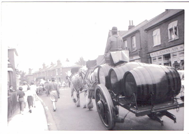 File:Drayman 1940s (5393050079).jpg