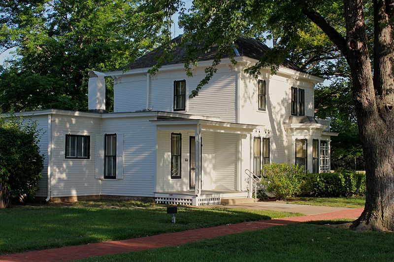 File:Eisenhower House 1.jpg