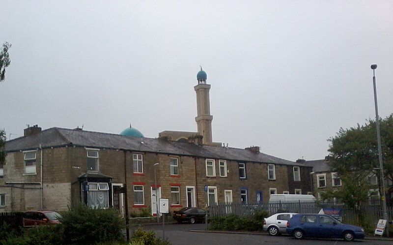 File:Houses in Brierfield.jpg