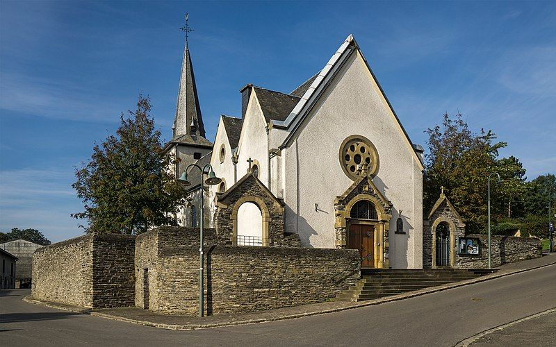 File:Kirche Troine 01.jpg