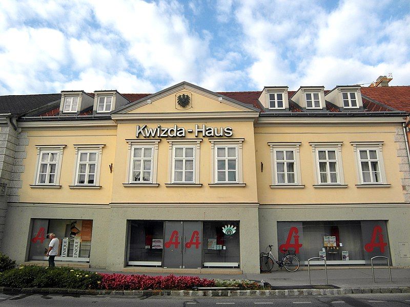 File:Korneuburg-Hauptplatz27.jpg