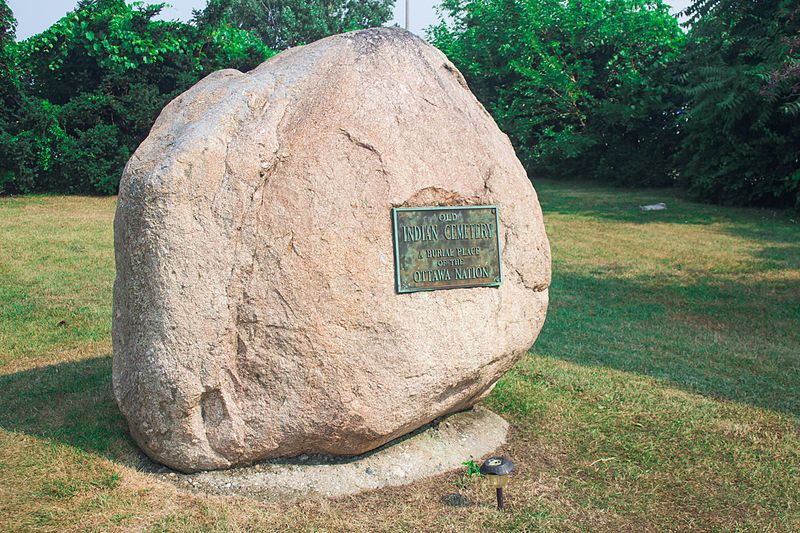 File:Old Indian Cemetery.jpg