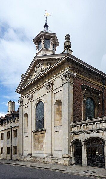 File:Pembroke College Chapel.jpg