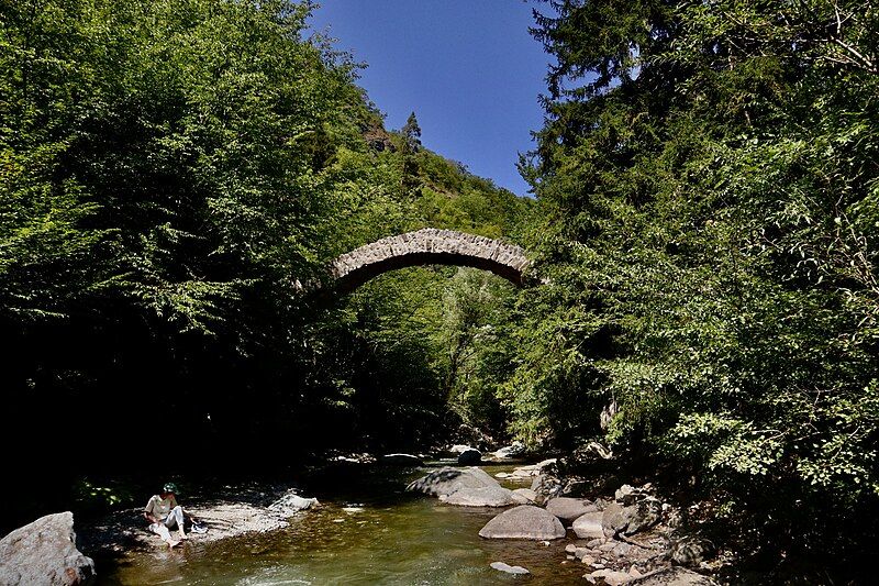 File:Rkoni monastery bridge.jpg