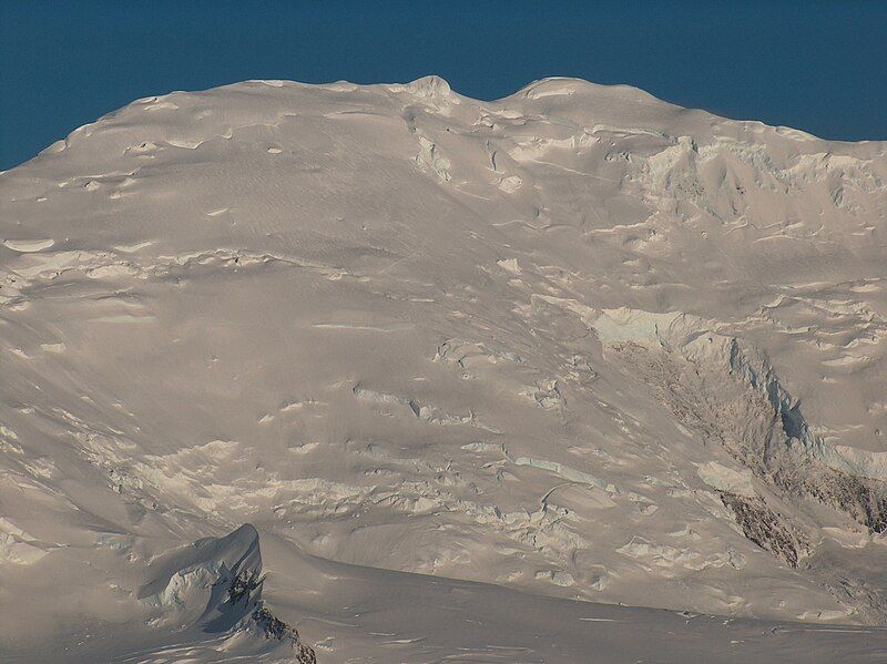 File:St-Boris-Peak-Mount-Friesland.jpg