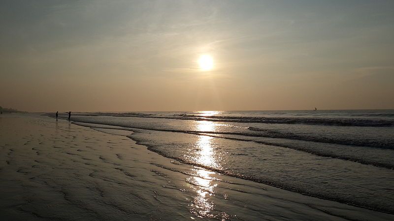 File:Sunrise @ Digha.jpg