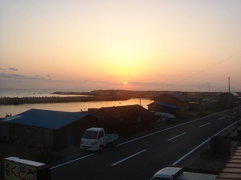 File:Sunrise in ooma.jpg