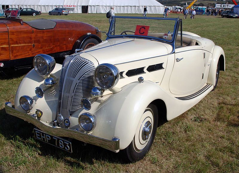 File:Triumph (1392942956).jpg