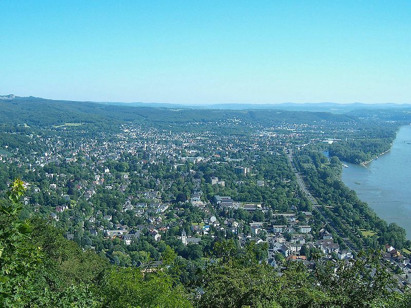 File:Bad Honnef Drachenfels2.JPG