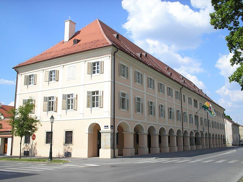 File:Bjelovar gradskavijecnica.jpg