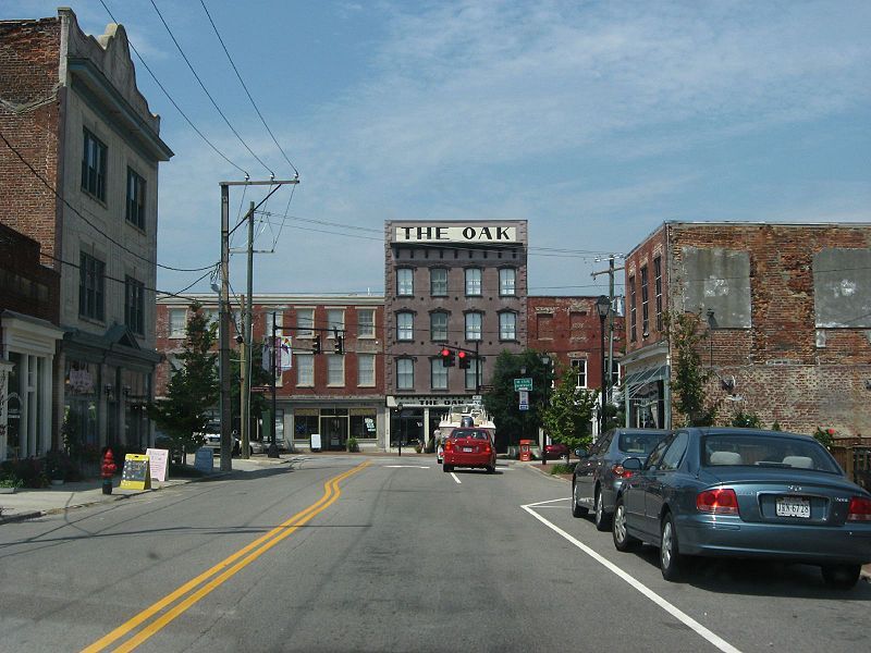 File:DowntownPetersburgVa-2.jpg