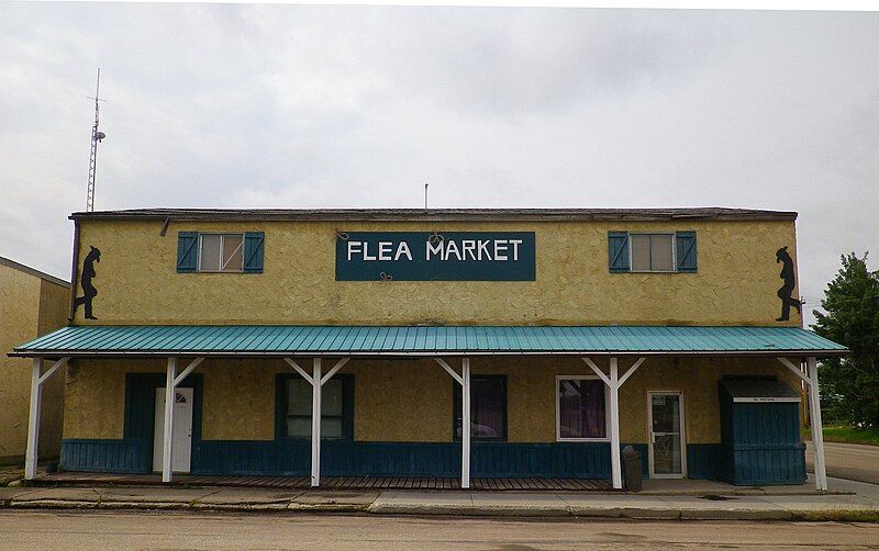 File:Flea-Market-Building-Sangudo-(AB)-with-Cowboys.jpg