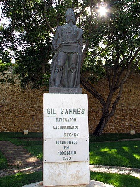 File:GilEannes-Lagos.jpg