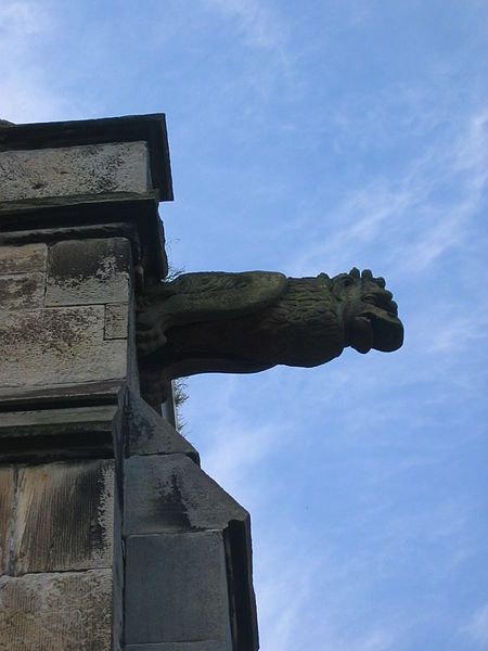 File:GladsmuirGargoyle.jpg