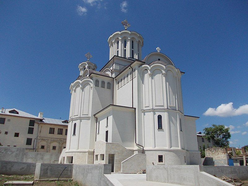 File:Iglesia Techirghiol.jpg