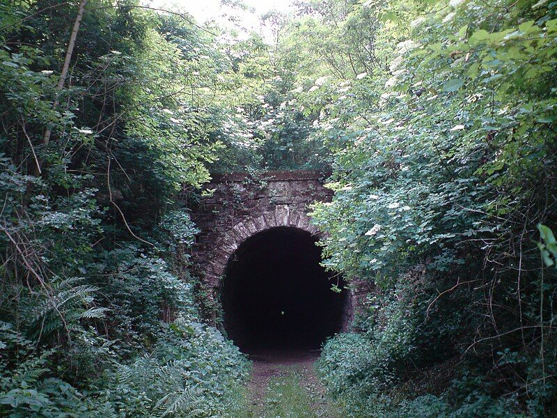 File:Long tunnel govajdia.jpg