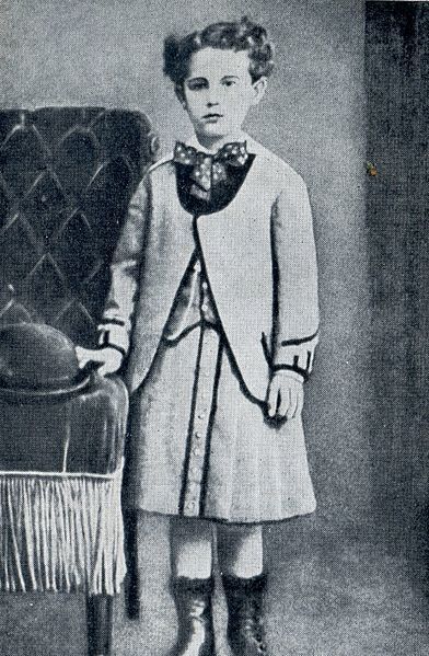 File:Maupassant 7 ans.jpg