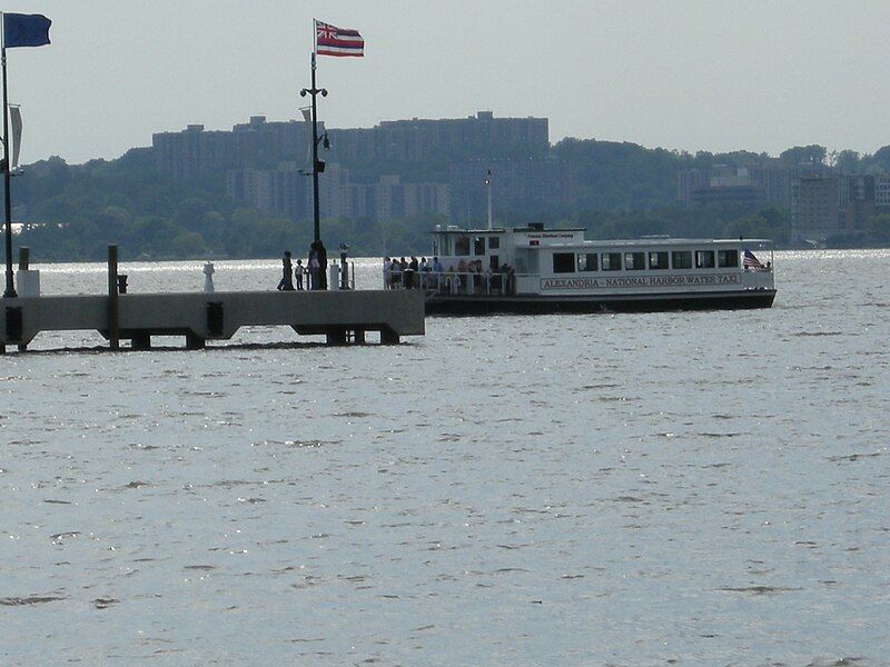 File:Nationalwatertaxi31.jpg