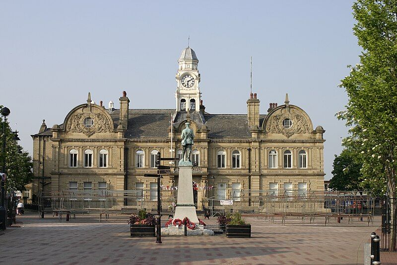 File:Ossett-Town-Hall-23052012.jpg