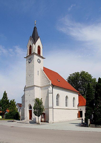 File:Siegersdorf Kirche.JPG