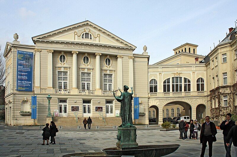 File:Stadttheater Baden.jpg