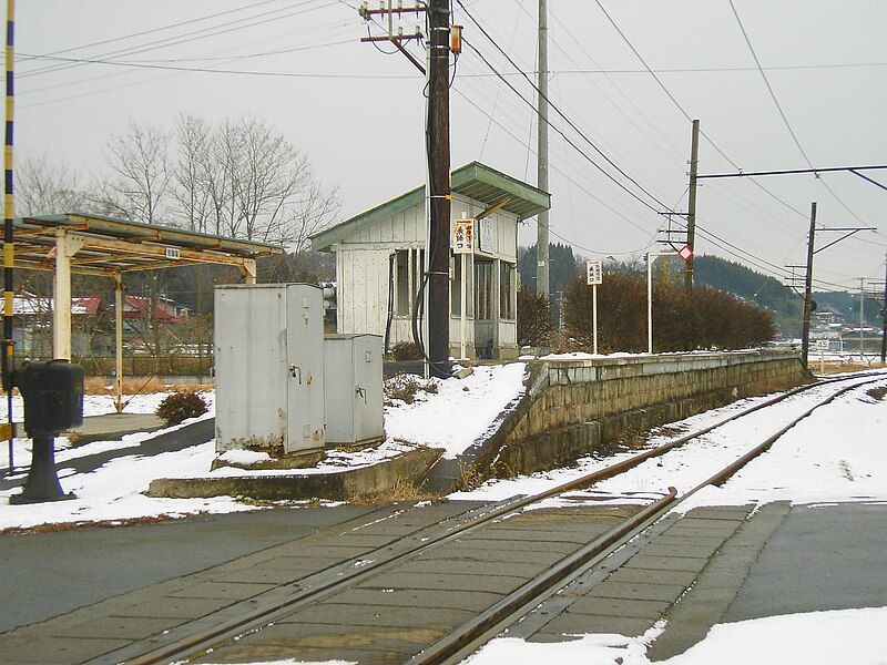 File:SugihashiEki2005-12.jpg