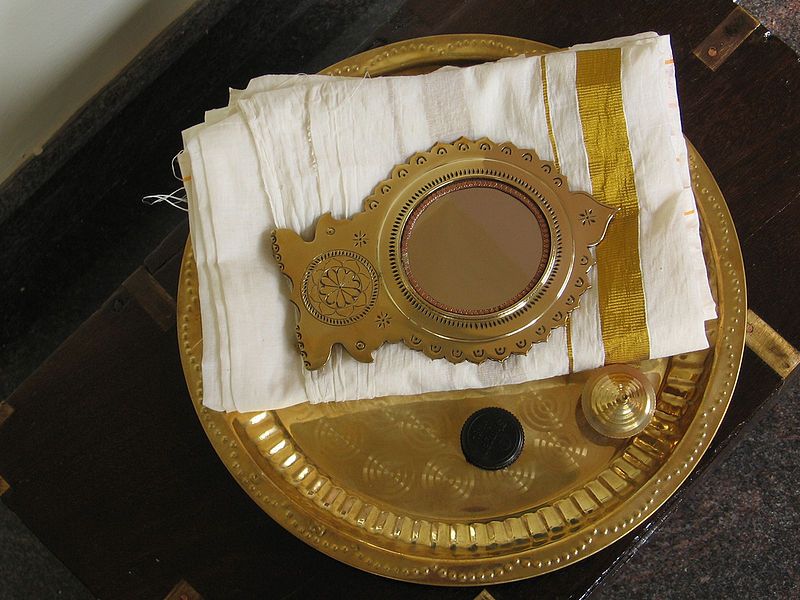 File:Aranmula kannadi.jpg