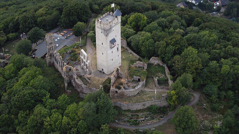 File:Burg Olbrück 025-.jpg