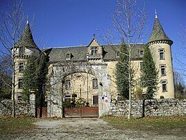 The entrance to the chateau in Bessonies